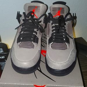 100% AUTHENTIC Jordan Retro 4 TRAVIS SCOTT "TAUPE"